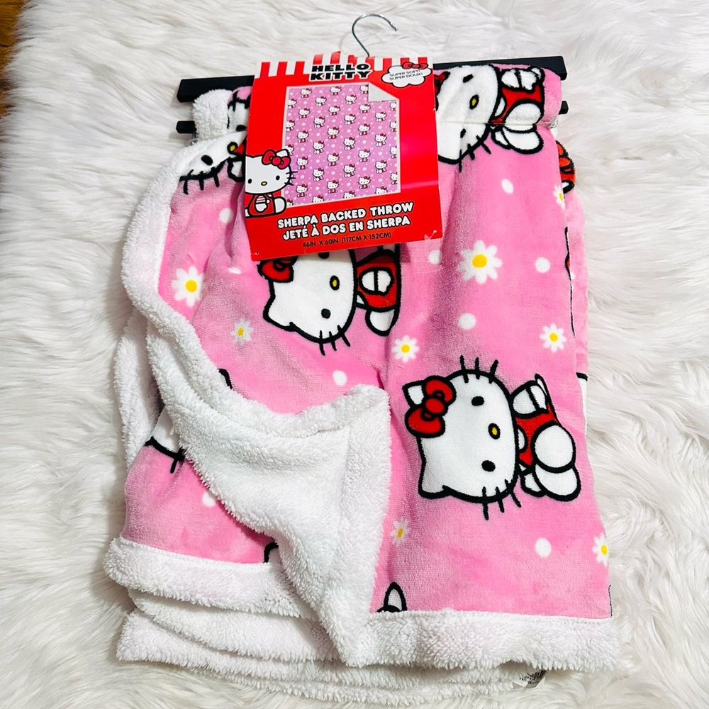 Hello Kitty Daisy Sherpa Throw Blanket